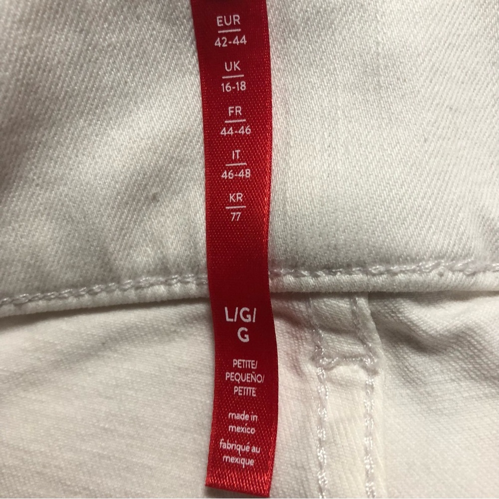 NEW! SPANX White Cropped Wide Leg Jeans - Size Petite Large ↩️ - Picture 9 of 12